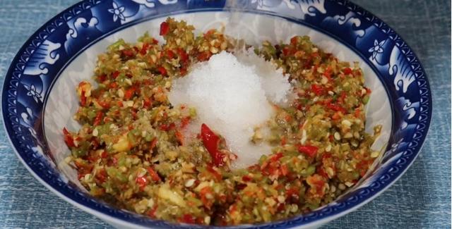 秘制辣椒酱的制作方法,做辣椒酱最正宗的做法(4)