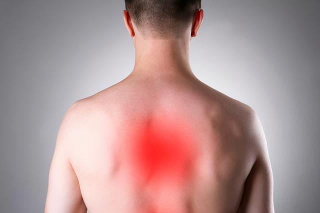 右上后背疼痛预示什么病,右上后背和右前胸疼痛预示什么病(1)