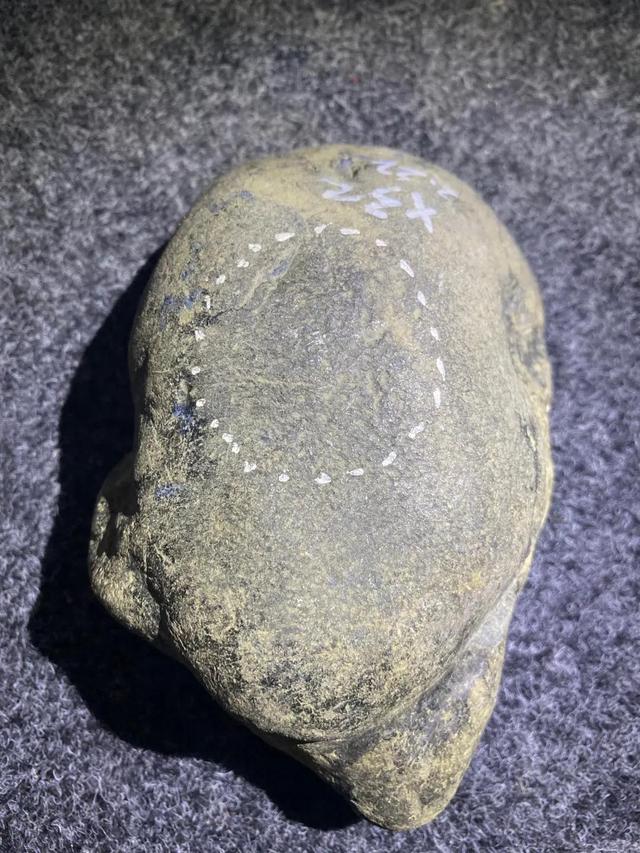 莫湾基原石哪种皮壳最容易出高货,五种不值钱的翡翠(3)