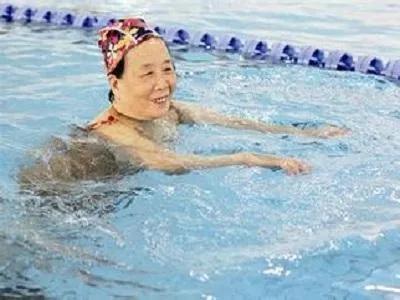 40岁女人经常游泳有什么好处,女人长期学游泳的好处(5)