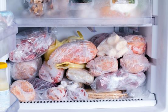 猪肉在冰箱冷冻可以保存多久,冻了一年的肉还能吃吗(1)