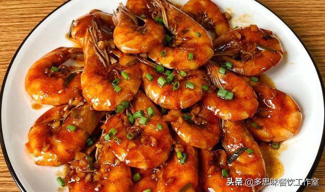 虾的10种最佳吃法,蒜蓉虾蒸粉丝家常做法(3)