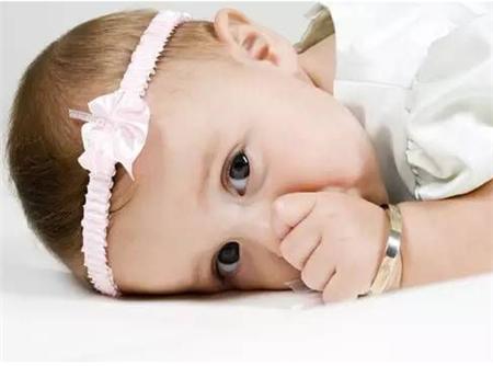 婴幼儿戴银手镯的好处和禁忌,宝宝戴银手镯的好处与禁忌(4)