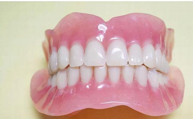 做假牙的全部过程,自己做假牙最牢固方法(1)