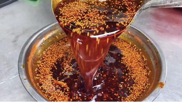 做辣油的做法,辣油制作方法第一美食(1)