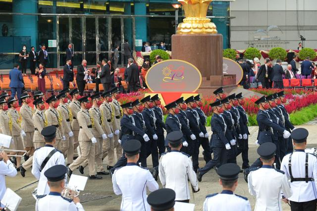 国庆节升旗仪式香港,香港学生升五星红旗(3)