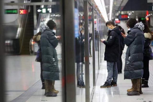 北京60岁以上老人坐地铁规定,北京外地老人65以上坐地铁免费吗(4)