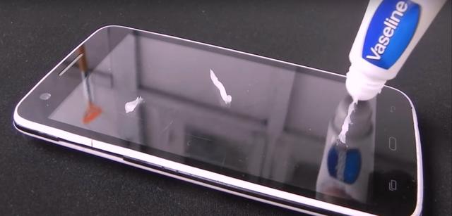 如何用牙膏修理全碎的手机屏,手机屏碎了怎么用牙膏修复小妙招(1)