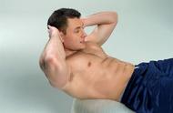 男士锻炼腰部肌肉最好的方法（男性锻炼腰部最好的动作）