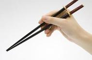长期使用合金筷子的危害（合金筷子用久了对身体有危害吗）