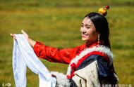 藏族的服饰特征和风俗习惯（藏族服饰有什么特殊）