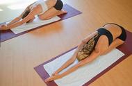 腰椎轻度骨质增生可以练瑜伽吗（瑜伽可以治疗腰椎骨质增生吗）