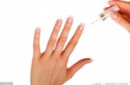 指甲脆弱易断是什么病的前兆（指甲脆是什么原因造成的）