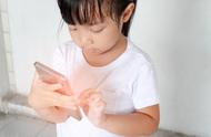 三岁孩子天天玩手机有危害吗（三岁小孩天天玩手机会怎样）