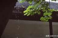 倚阑听雨下一句（倚阑看什么意思）