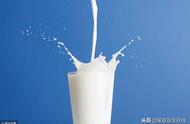 胃胀舒服可喝纯牛奶吗（胃胀时喝牛奶好吗）