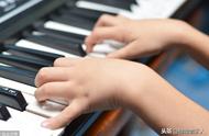 想学钢琴可以先学电子琴吗（女生可以自学哪些技能）