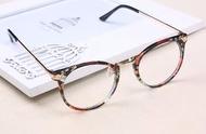 隐形眼镜和框架眼镜哪个划算（隐形眼镜与普通眼镜哪种好）