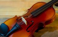 小提琴四根弦的标准音视频（小提琴四个标准音）