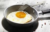 煎鸡蛋做法普通简单早餐（最简单的三种煎鸡蛋做法）