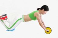 腹肌轮的正确锻炼方法（每天100个健腹轮）