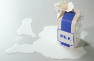 纯牛奶开封后常温能保存多久（纯牛奶开封过可以存放几天）