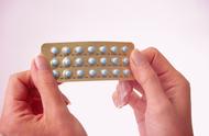 一次性口服避孕片有什么副作用（避孕药单次吃两片有什么坏处）