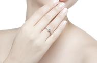 订婚戒指一般戴在哪个手指上（订婚戒指戴哪个手指好呢）