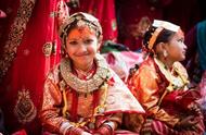 尼泊尔婚后第一天的习俗（什么民族朋友来家做客要老婆陪住）