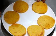 锅贴玉米饼的制作方法（锅贴玉米饼的做法大全图解）