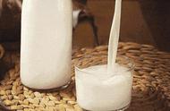 纯牛奶为什么会有沉淀物（为什么纯牛奶里面会有沉淀物）