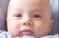 4个月宝宝吐小泡泡是不是肺炎（一个月的宝宝吐泡泡一定是肺炎吗）