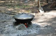 煤气灶锅底全是黑灰为什么，煤气灶燃烧锅底有黑灰是怎么回事