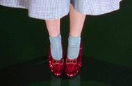 童话中的红鞋子（红鞋中文童话）