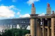 南京长江大桥全长12公里（南京长江大桥全长6700多米）