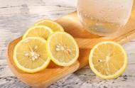 柠檬泡水可以长期食用吗（哪些人不宜喝柠檬水）