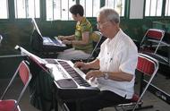 中老年适合学电子琴还是电钢琴（十种人不建议学电子琴）