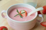 酸甜草莓奶昔做法（草莓奶昔最正宗的做法）