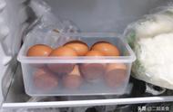 鸡蛋放冰箱如何保存最好（鸡蛋放冰箱的正确储存方法）