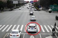摄像头能拍到对向车闯红灯吗（对向车道的摄像头会拍闯红灯吗）
