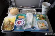 飞机上有食物吗（飞机上的食物是从哪里来的）
