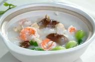 海鲜扇贝粥的做法视频（冷冻扇贝海鲜粥的做法）