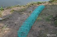 自制鱼笼最简单的方法（50斤塑料桶做渔船）