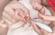 出生15天的宝宝能剪手指甲吗（20天的婴儿可以剪手指甲吗）