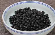 最正宗的醋泡黑豆的食用方法（醋泡黑豆的正确做法每天吃10粒）