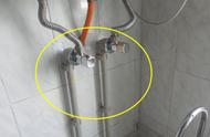 卫生间冷热水管预留示范图片（卫生间冷热水管预留接口怎样预埋）
