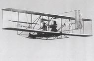莱特兄弟发明第一架飞机图片（莱特兄弟发明了几次飞机）