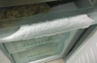 风冷冰箱蒸发器结霜会导致什么（风冷冰箱冷凝器总是结冰怎么回事）