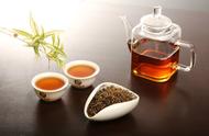长期喝红茶对血压有什么影响（喝红茶对血压高人有什么利与害）
