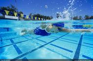 60岁老人学游泳的方法（60岁以上老人游泳好吗）